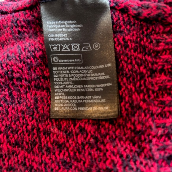 Lightweight H&M DIVIDED Sweater - Red and Navy or Berry - Picture 6 of 9